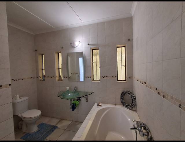 4 BEDROOM FREESTANDING FOR SALE IN FLAMWOOD